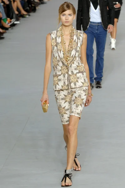 Look 32